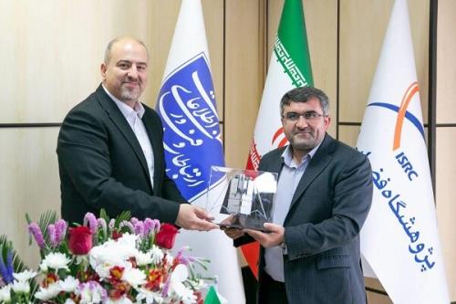 بررسی زمینه های اتصال فناوری فضایی با نیازهای صنعت نفت