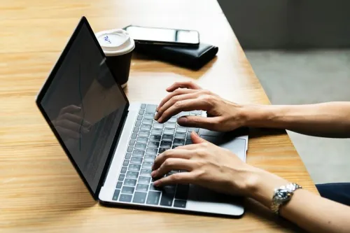 مذاکره با دستگاهها برای توسعه صادرات محصولات فریلنسرها